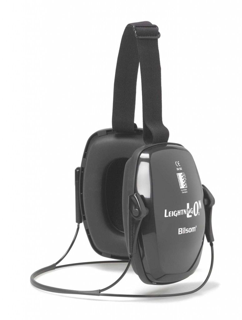 Designed to provide reliable protection for intermittent or marginal noise hazards, the L0 Series features an ultraslim earcup design with less weight and bulk than standard earmuffs, and is available in Folding (L0F) and Neckband (L0N) models. The L0F Folding model with steel wire construction and