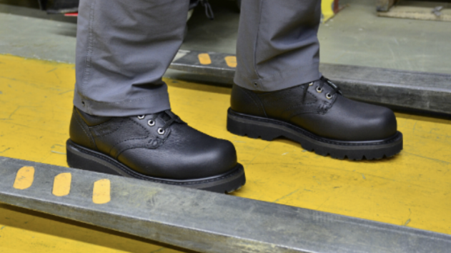 Giant becomes widest safety shoe available in Canada - OHS Canada Magazine